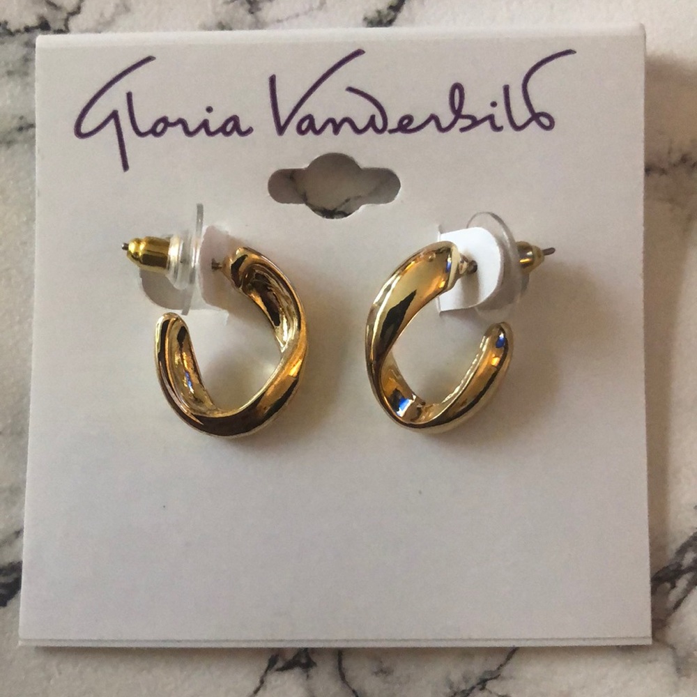 Gloria Vanderbilt earrings